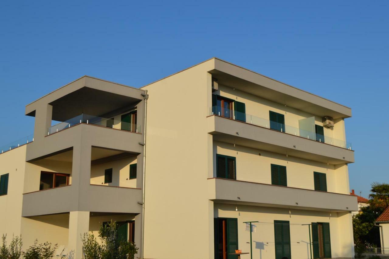 Apartmani Mila Sukošan Екстериор снимка